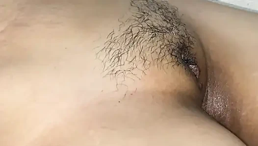 Kakak tiri menggosok dan menghancurkan vagina saya yang ketat dan cum di dalam? dalam bahasa Tamil India x video