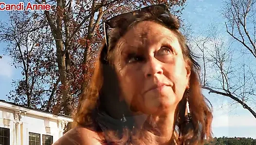Candi Annie доит порцию теплой сливочной спермы на улице