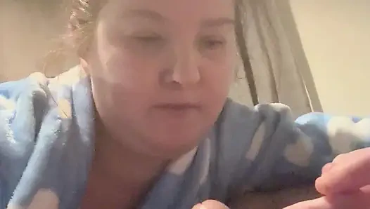 Erkek arkadaşının yarağını emiyor