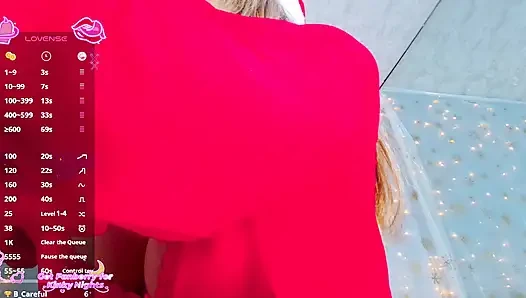 BIG ASS AND BUSTY SANTA CLAUS WANTS TO BE FUCKED HARD!