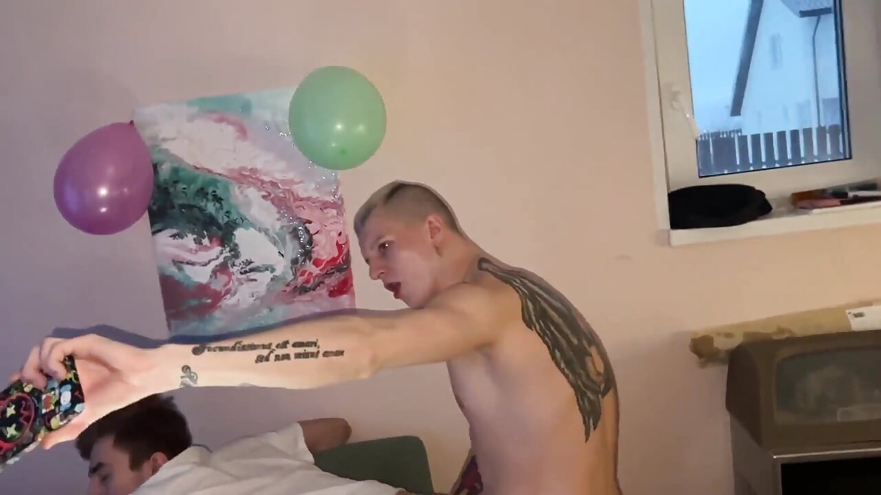 476 Russian Students Had a Hot Sex Party on a Friend's Birthday