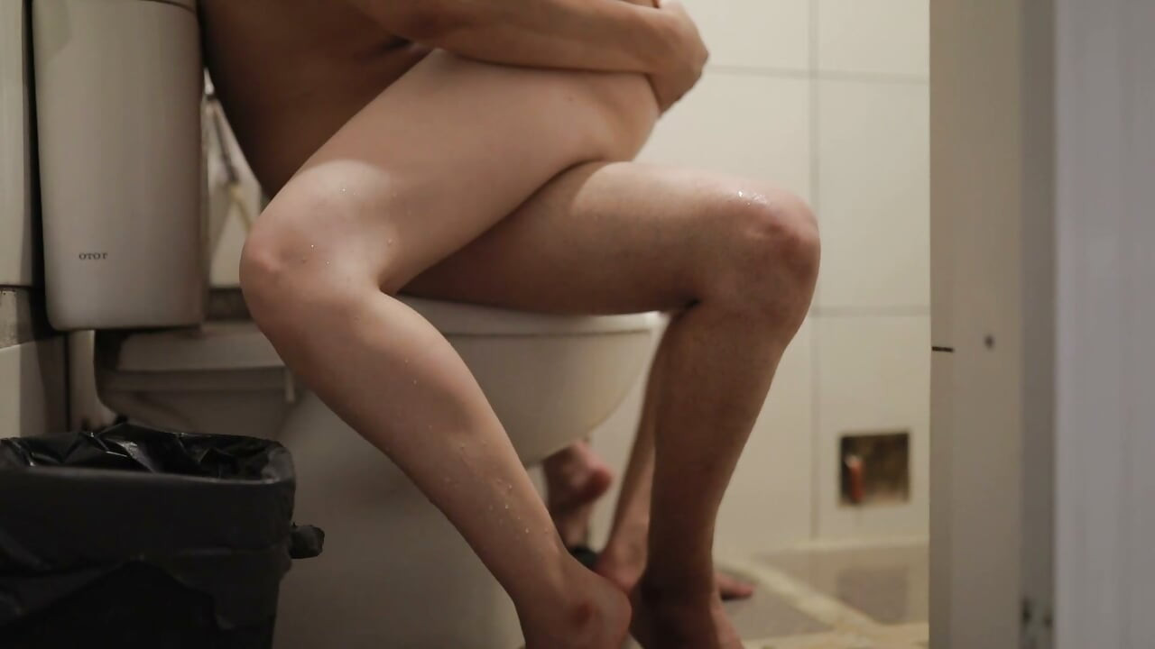 CAUGHT MASTURBATING IN THE BATHROOM, LATEST INDONESIA