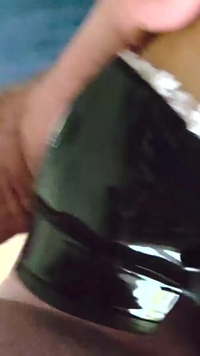 La primera experiencia extrema de amordazada de zapatos de mi esposa, e insiste en corridas muliple en sus zapatos bailarinas patentes 35 | Clip 1