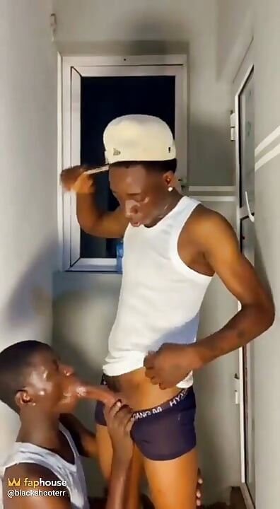 Dickpresido Fuck Little Femboy Inside Bathroom..