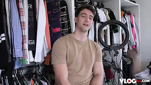 Рыжая Apras Shy с тугой киской приветствует возбужденный хуй