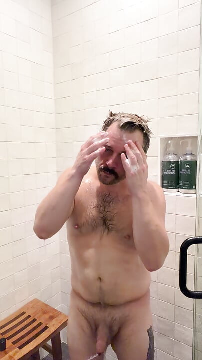ROWdY ΚΑΝΕΙ ΝΤΟΥΣ