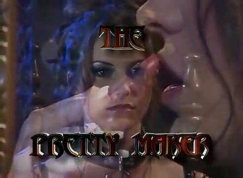 Adora il cazzo ed il rossetto