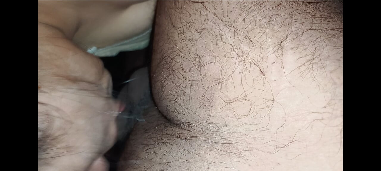 Desi Bhabhi blowjob. Bhabhi ne dever ka chupa lagaya.