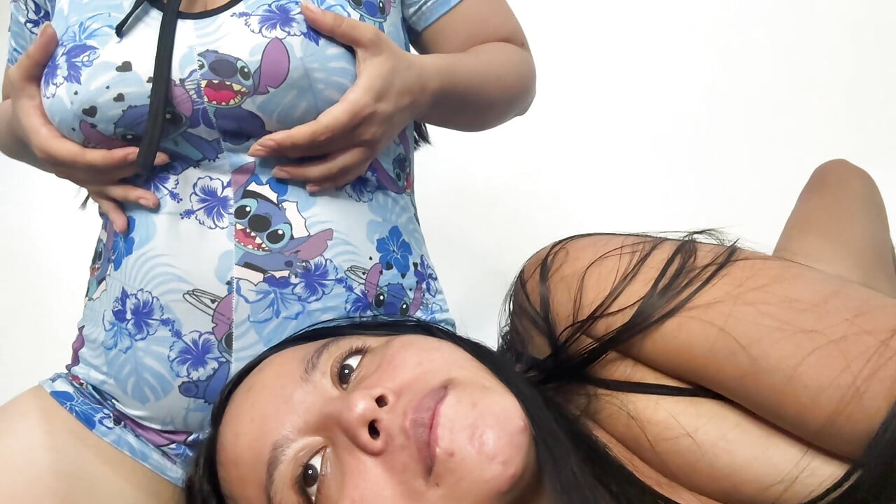 Double Milk Spraying! Two Lactating Girls High Pressure Play