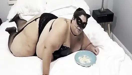 Catwoman: Cursed Cake Punishment Sd