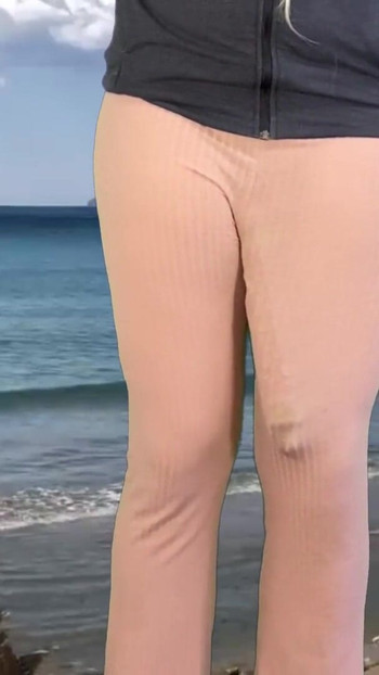Epski trenutak iz "Ogroman kurac, shemale sperma na plaži"