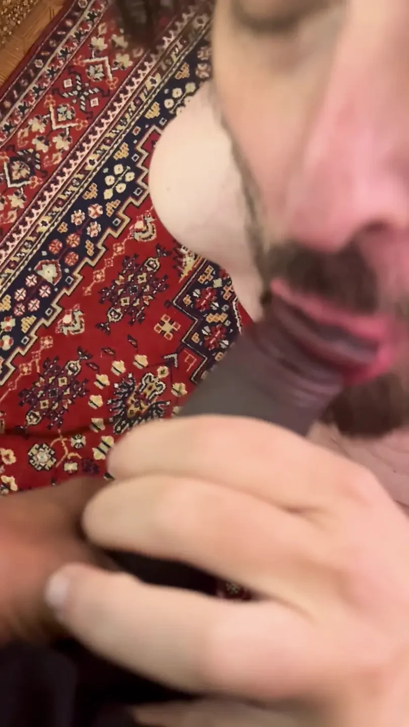 my husband like sucking dicks
