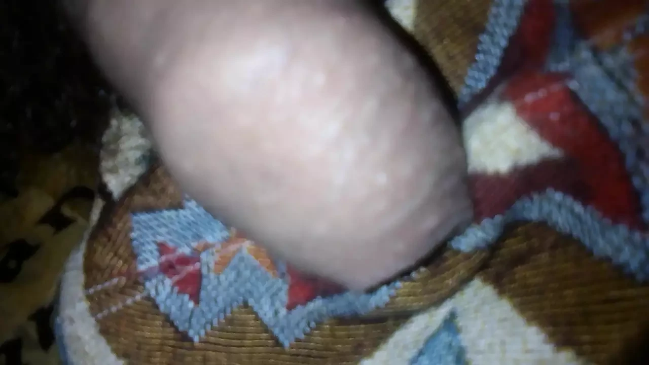 年轻的哥伦比亚色情与充满牛奶的大鸡巴