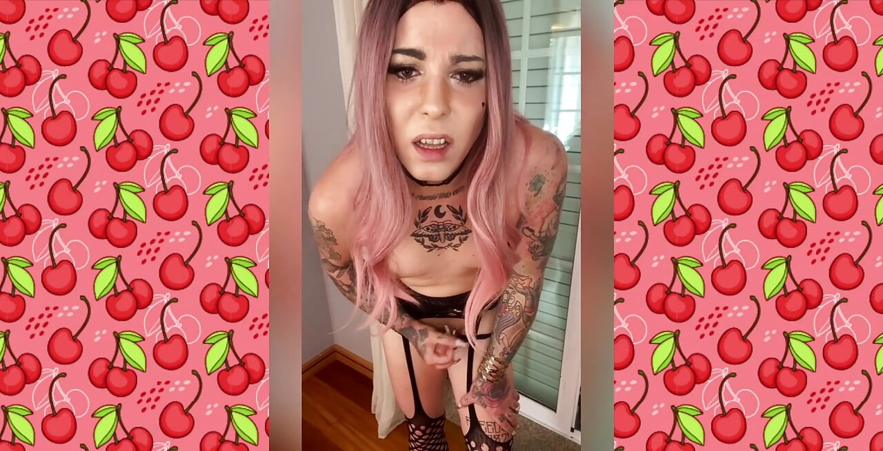 วิดีโอตัวเต็มชักว่าวและน้ําแตกด้วยผมสีชมพูใหม่ของฉัน