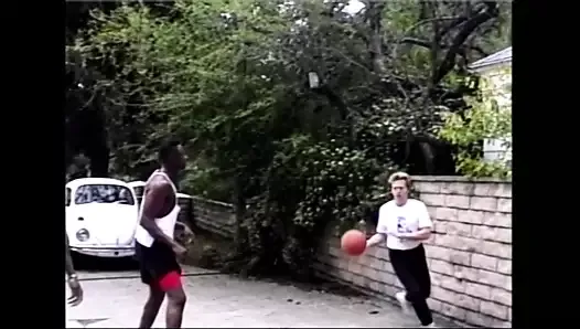 Les hommes blancs ne peuvent pas bosse (1992, États-Unis, Nikki Dial, vidéo complète)