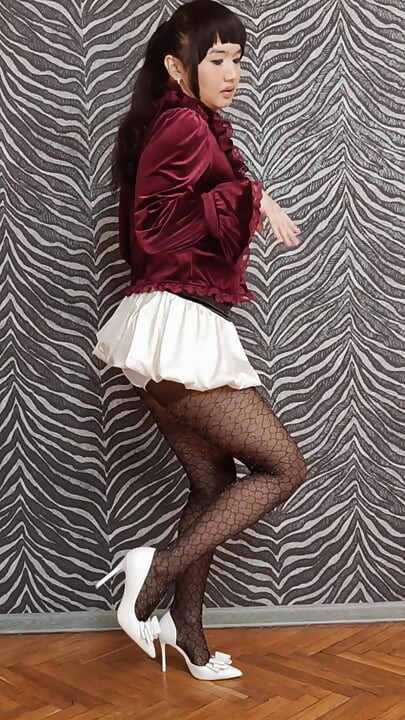 Ponny Letany Dancing and Showing Her Sweet Ass and Sexy Legs in High Heels