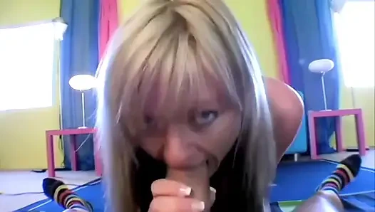 Vintage Blonde MILF Bimbo Sucks!