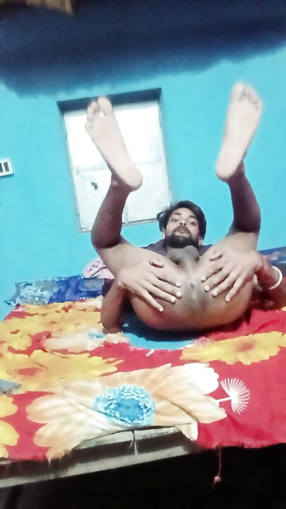 Indian Trans self fuck.. me kalkata se hu koi mujhe chodne chahta hai kya