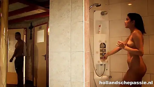 Talitha ngentot damian di pinggir kolam renang