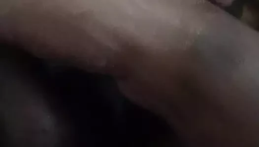 Lelaki solo dengan batang besar hitam panas