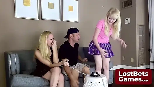 Shockinaw стриптиз с победительницами трахаются как кролики