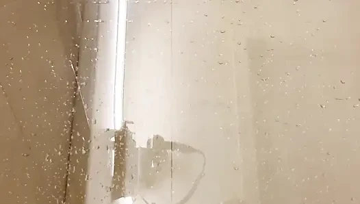 Twink showering