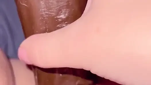 Kontolmu enak banget buat dildo ukuran kontol besar pria kulit hitam!