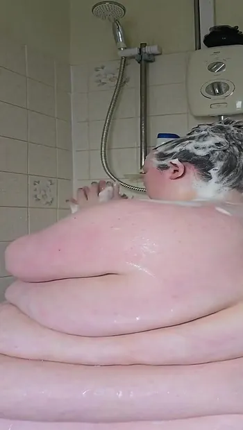 SSBBW Sit Down Shower Struggles