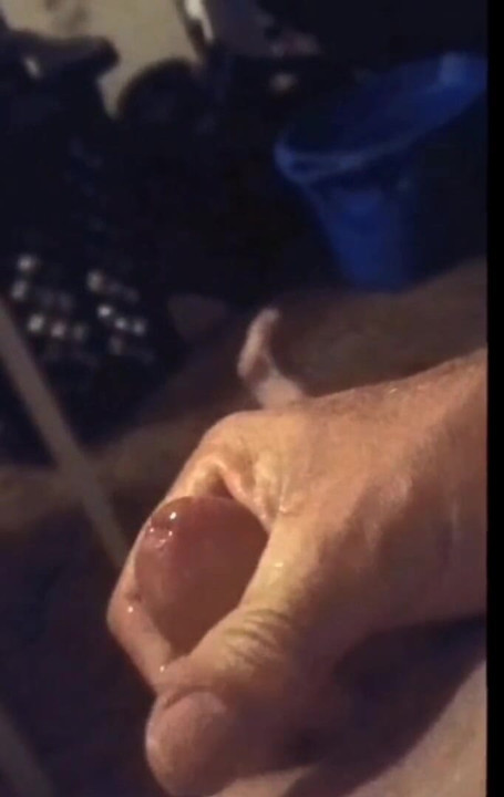 Made an up close view of me when I cum for everyone to see. Anyone want to meet up for naked naughty fun let me know.