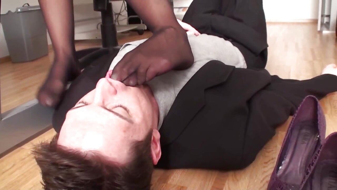 Good boy loves sucking those toes in the nylon