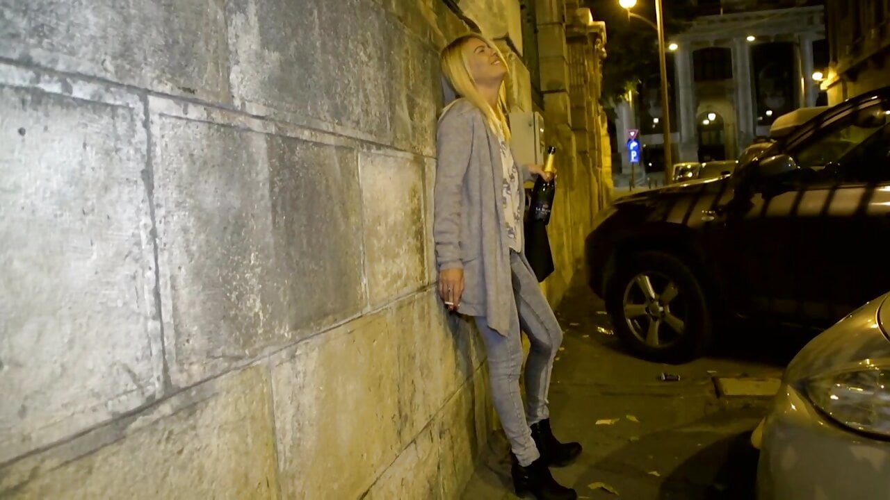 Hot fetish sex for a blonde slut in heat