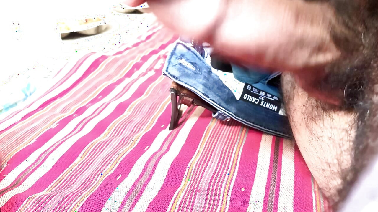 Lund hilate hue dekh k Ungli karti hai ladkiya