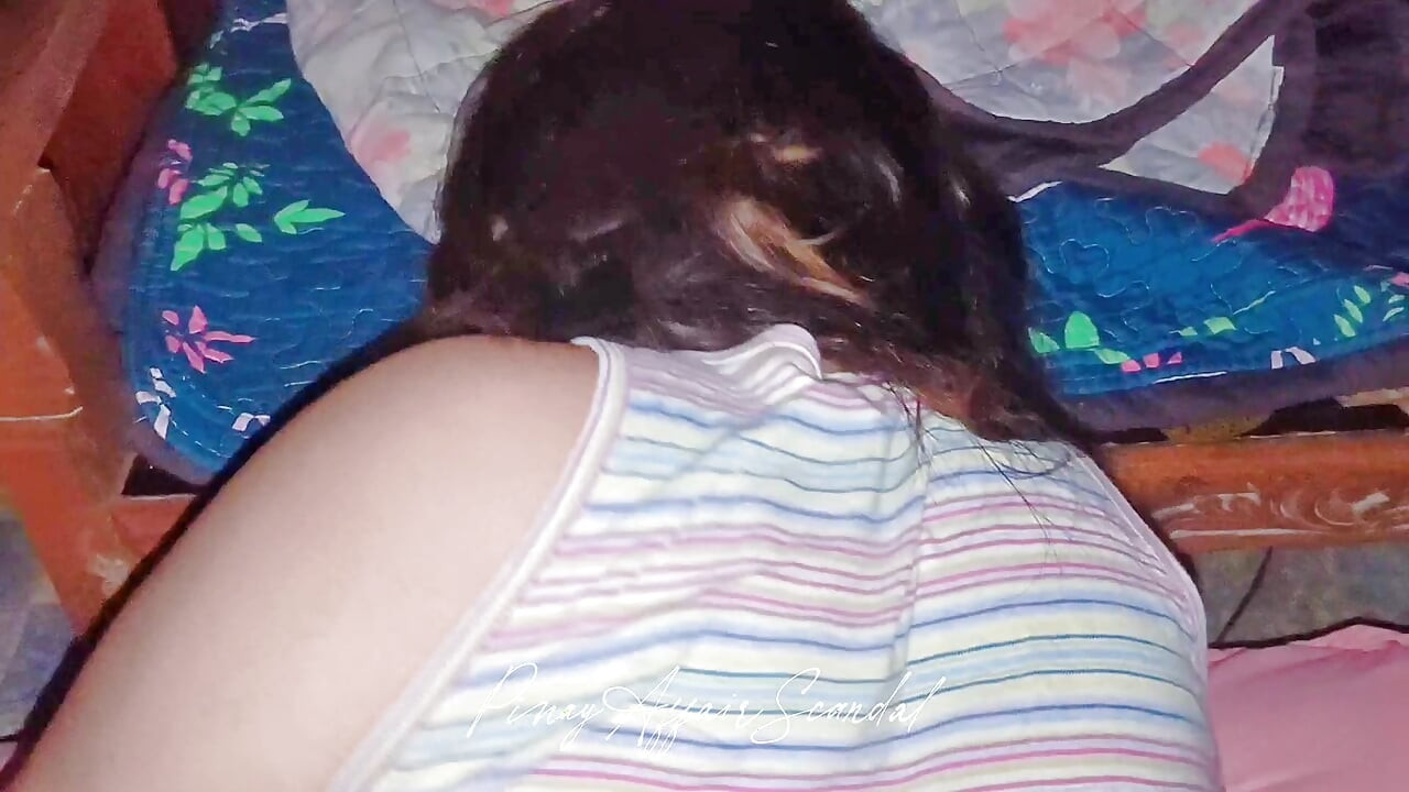 Pinay ljepotica prska spermom u eksplozivnim orgazmima