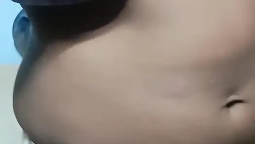 Emi menggoda pria bank dengan celana dalam bra - tamil lagi asik ngocok kontol dan mainin pentilnya! Indianhotwifex
