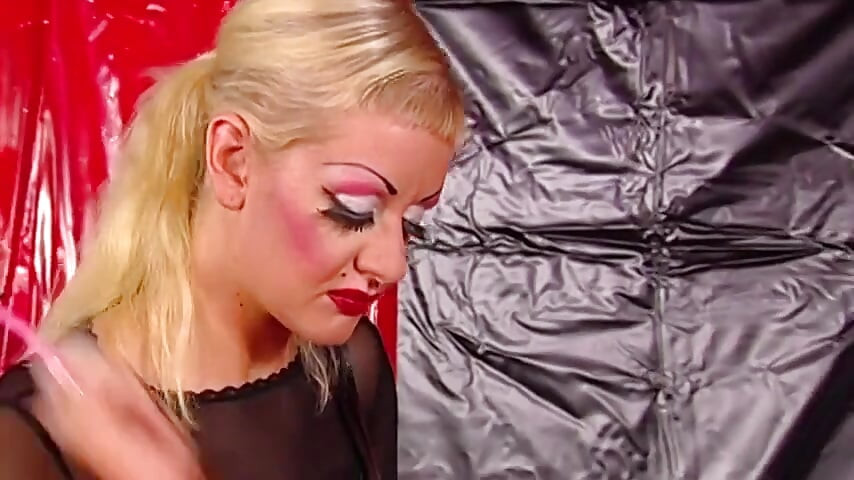 BDSM Sadomaso 클리닉 금발 돔 제출