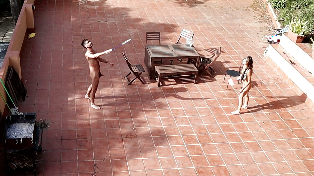 Couple catched fucking in the courtyard