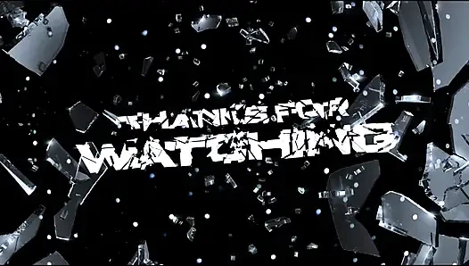 Riva memakai pakaian dalam yang sangat seksi dan tampilannya yang lezat