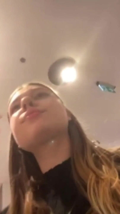 Jucielussie eating pants in public shopping | Clip 2