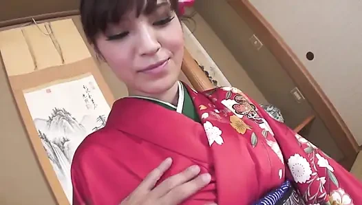 Japon enayi sahnesi- 1 güzel büyük memeli Japon kadın kyouko maki kıllı amına boşalmanın tadını çıkarıyor