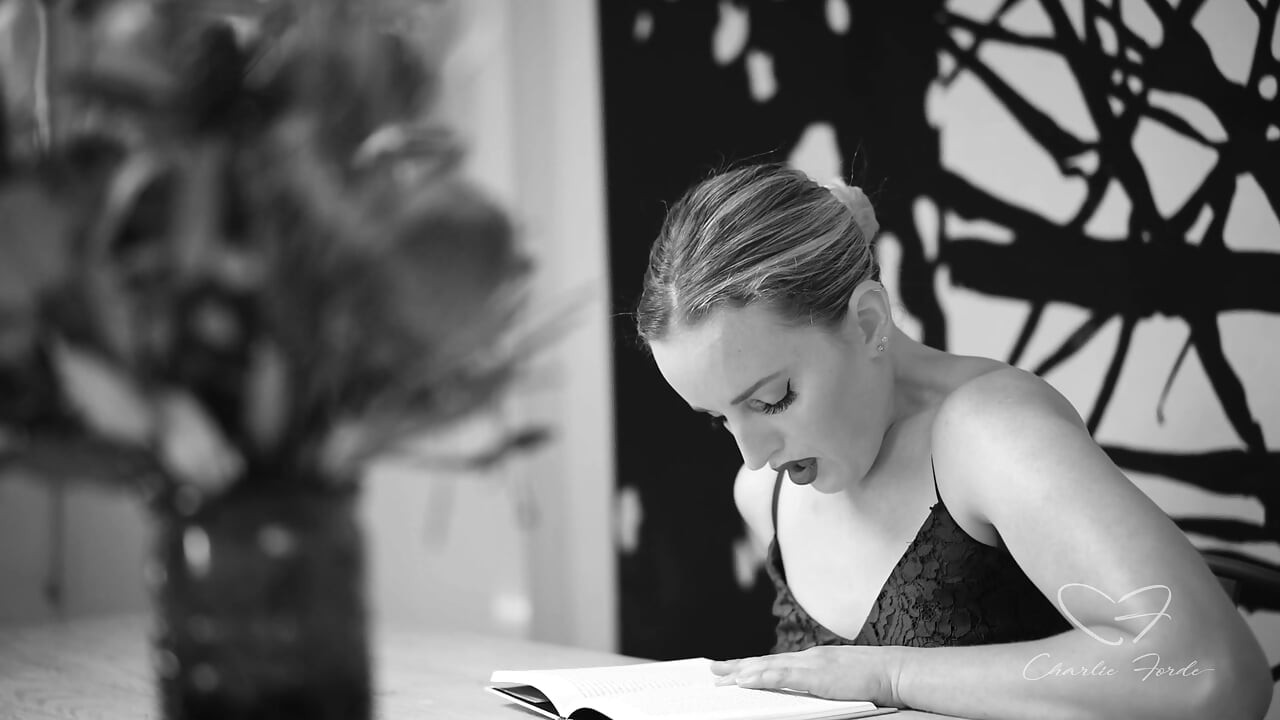 Ode to Hysterical Literature Featuring Charlie Forde, Amber Moore