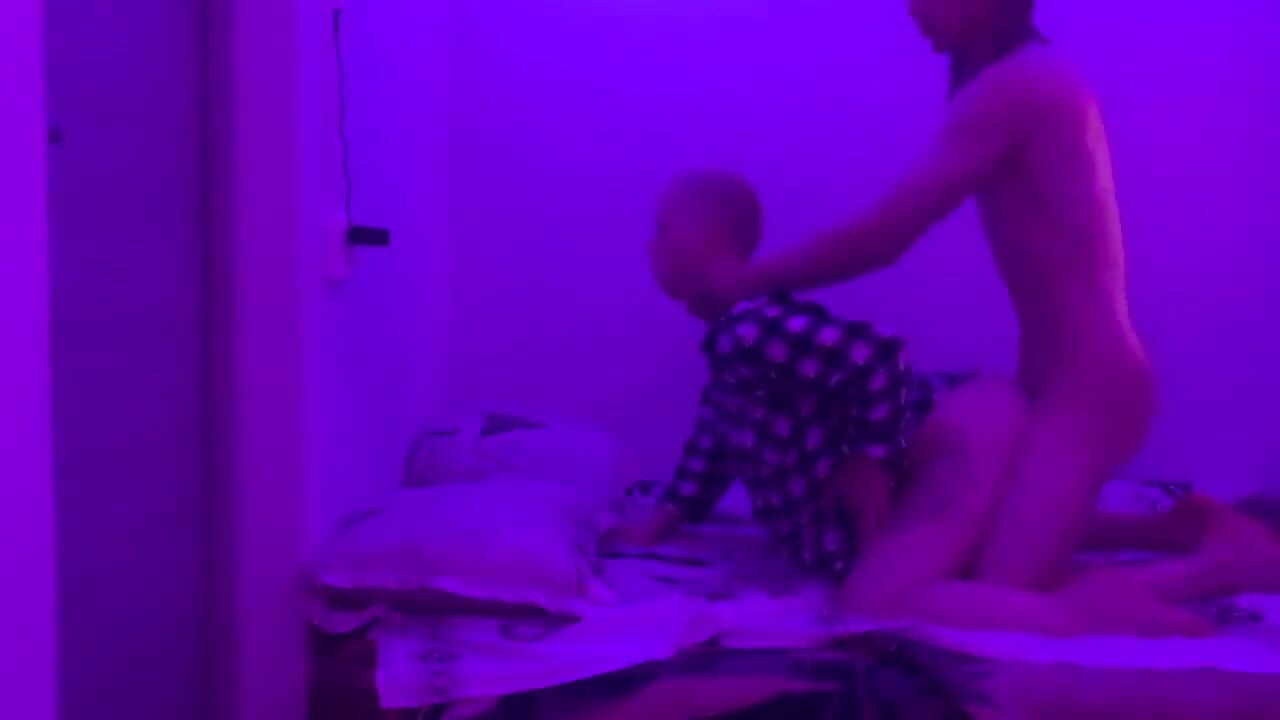 Tomboy Pounds College συγκάτοικος Vilu Vidish