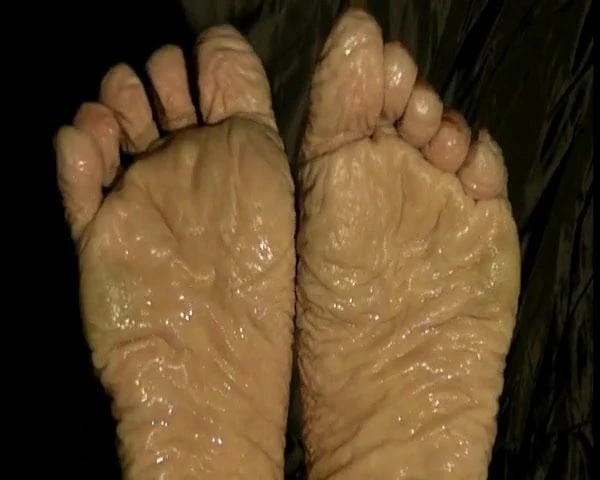 Bianca's wet feet 2014 part 1