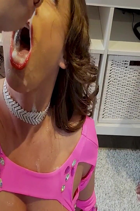 Big Titted Stepmommy Sloppy Bukkake Blowbang