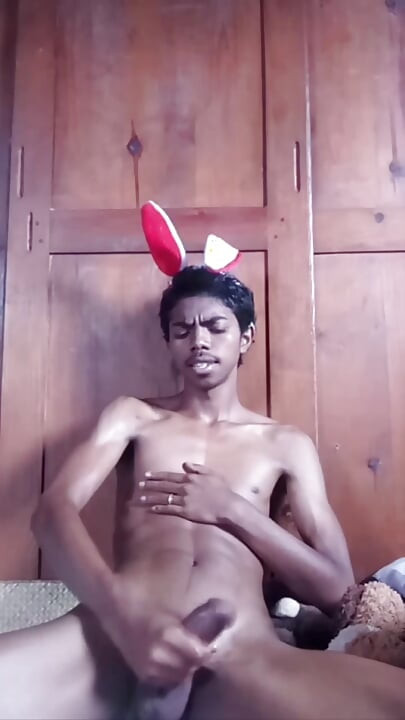 자위하고 자위하는 부활절 초콜릿 십대!