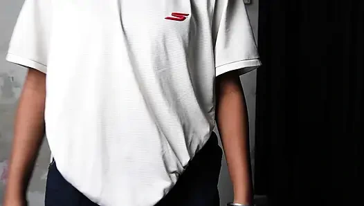 Seorang ibu rumah tangga cantik desi dientot dua pria dan disetubuhi, disepong