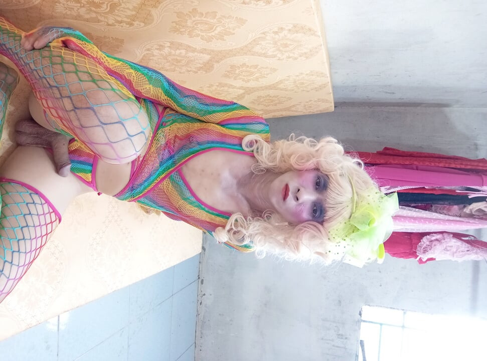 Oanh Le transgender wearing sexy clothes porn selfie to the top