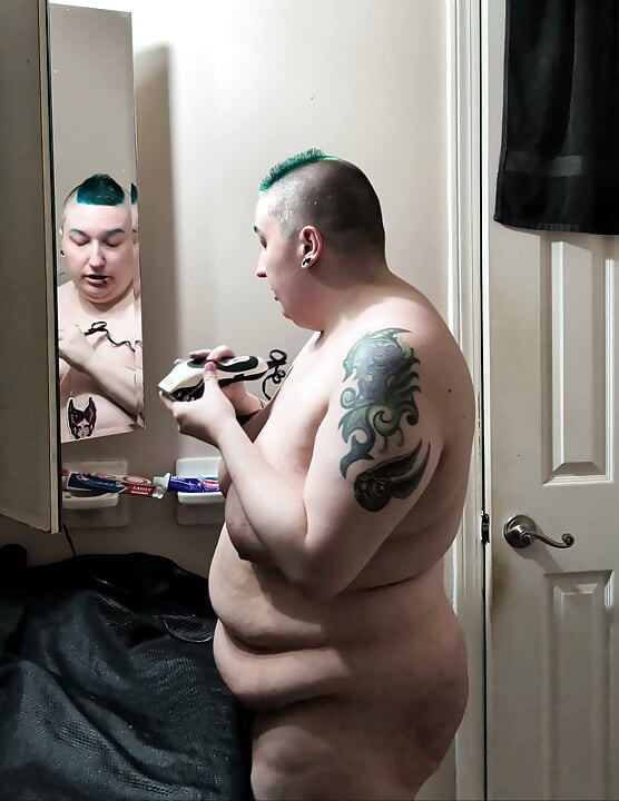 Стрижка наголо на пухлом Ftm