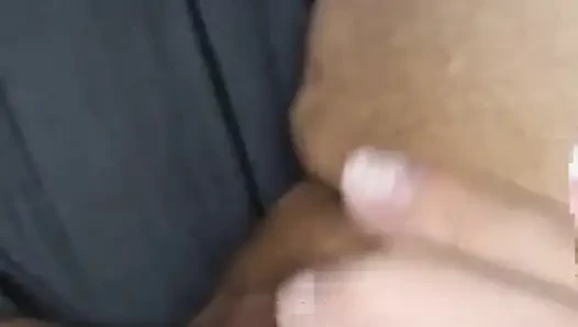 Aku fingering memekku sendiri. Memekku enak dan basah.