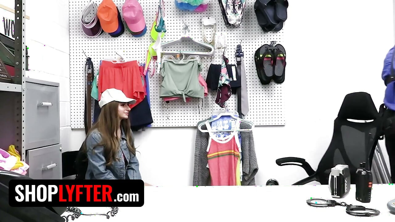 Shoplyfter - hot teen offers a sexual deal to avoid consequences after being caught stealing