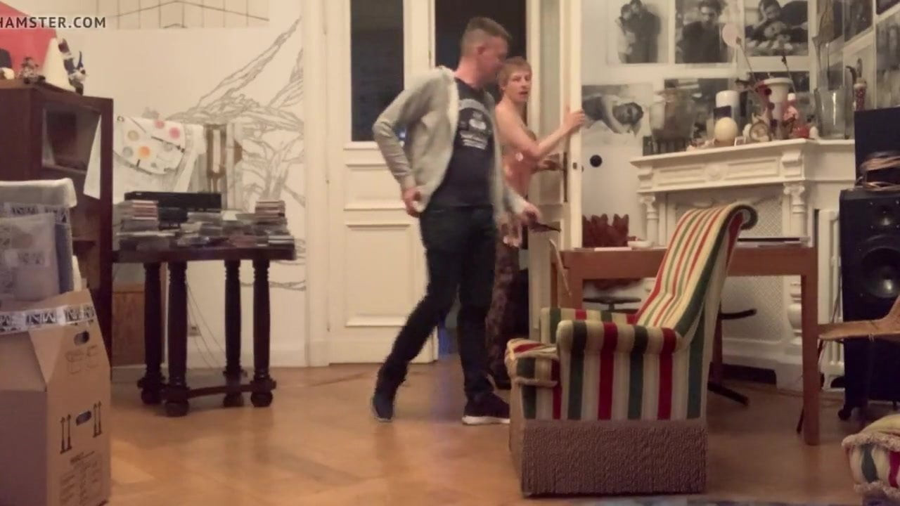 Twink je uvijek gladan sirovog kurca